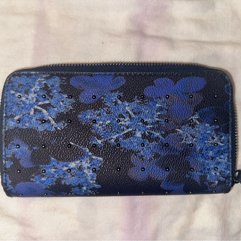 Banana Republic Floral Blue and Black Zip Wallet